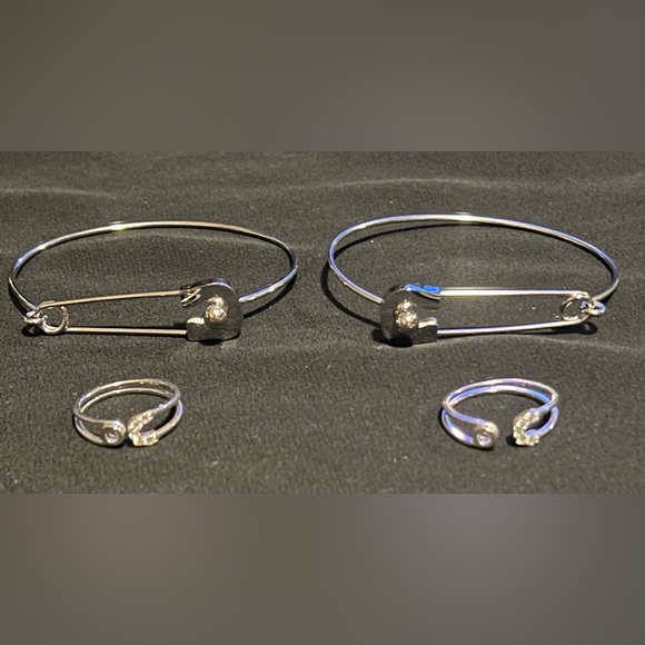 2pc Set Paperclip Ring & Bracelet Set (Ring size 6 with Clear CZ) - Picture 1 of 6